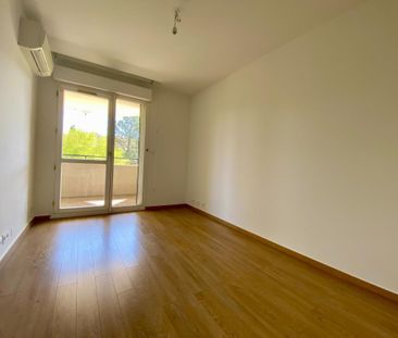 Location Appartement 2 pièces 42m² AVIGNON 84000 - Photo 2