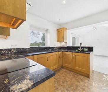 4 bedroom detached house to rent - Photo 4