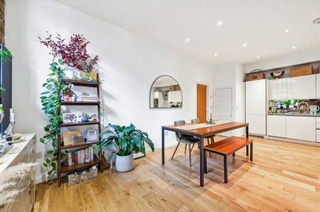 Battersea Park Road, SW11, London - Photo 3