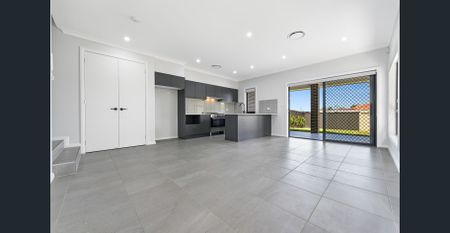 Brand new 4 Bedroom Duplex in Great Location - Photo 2