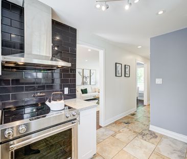 For Lease - 44 Davidson Road, Aurora, Ontario - Photo 2