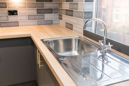 Burchett Place, Woodhouse, Leeds - Photo 4