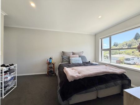 3 bedroom home in Lower Hutt - Photo 2