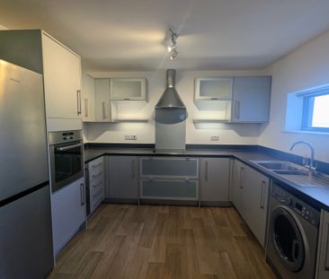 St Christophers Court, Marina, Swansea, SA1 1UA - Photo 6