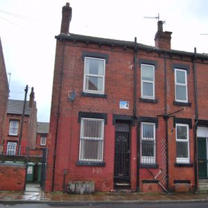 Thornville Street, Hyde Park, LEEDS - Photo 2