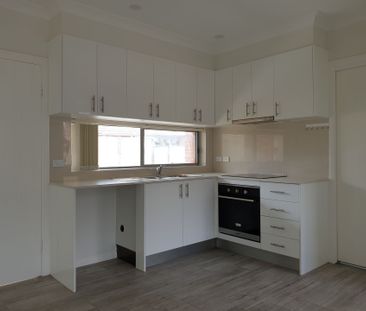 WELL-PRESENTED 2/3 BEDROOM HOUSE FOR RENT (WATER USAGE INCLUDED) - Photo 3