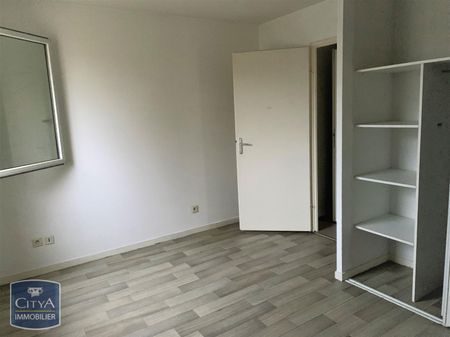 Location Appartement 2 pièces 53m² PECQUENCOURT 59146 - Photo 2