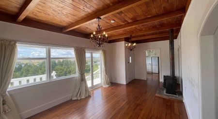 3 Bedroom House with Rural Views - Photo 2