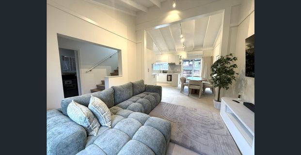 Modern 3 Bedroom Townhouse - Photo 1
