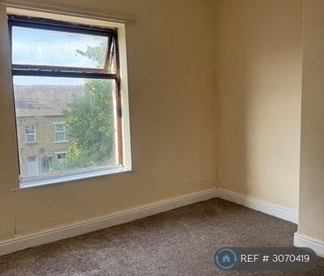 2 bedroom semi-detached house to rent - Photo 6