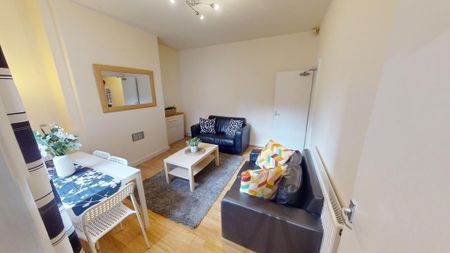 4 bedroom terraced house to rent - Photo 2