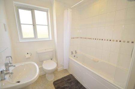 Defiant Road, Norwich - Photo 5