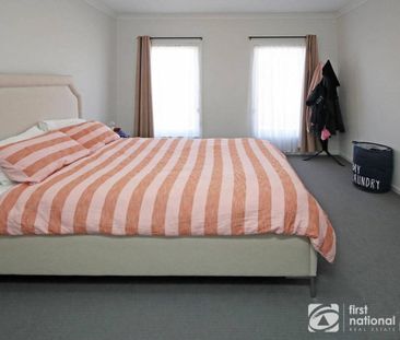 Modern 4 Bedroom Home - Photo 1