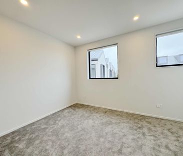 Brand-New Townhouse – Modern Style and Smart Design - Photo 2