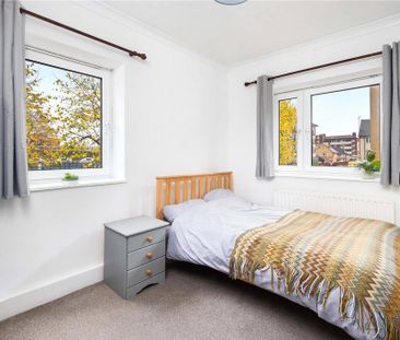 2 bedroom flat to rent - Photo 6