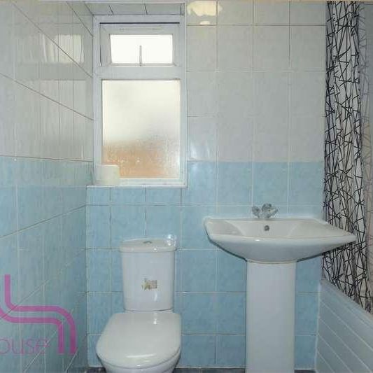 Lampton Road, Hounslow, TW3 - Photo 1