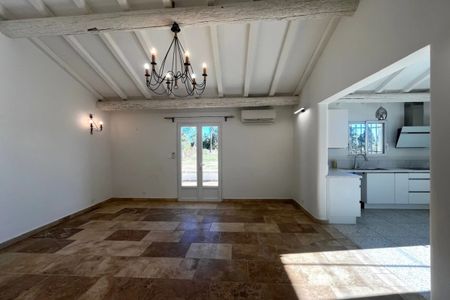 Luxueuse maison de 143 m² en pleine campagne camarguaise – À 20 min d'Arles - Photo 3