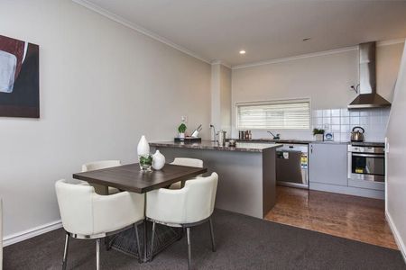 2 Bedrooms on George St - Photo 3