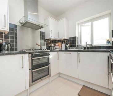 3 bedroom semi-detached house to rent - Photo 6