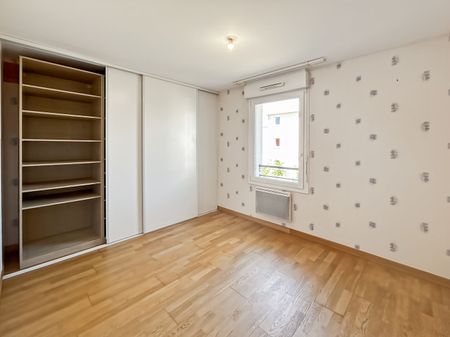 Location Appartement 3 pièces 69m² - Photo 4