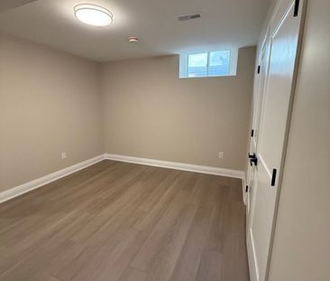 For Lease - 213 Danny Wheeler Boulevard, Georgina, Ontario - Photo 2