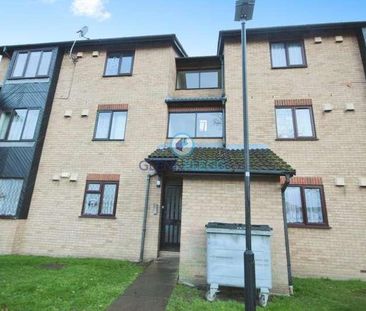 Bruce Close Cippenham, SL1 - Photo 3