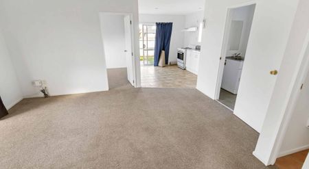 Freshly updated 3 bedroom home in prime Papatoetoe location! - Photo 2