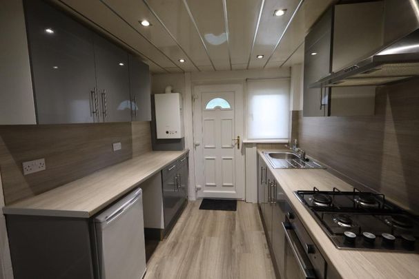 2 bedroom terraced house to rent - Photo 1