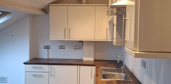 1 Bed Flat, Fishponds Road, BS5 - Photo 2