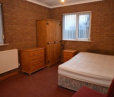 1 Bed Flat - Photo 2