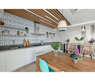 3 room luxury penthouse for rent in Estepona, Spain - Photo 4