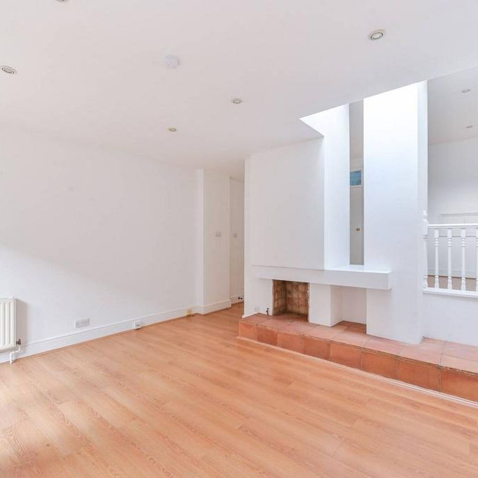 4 bedroom terraced house to rent - Photo 1