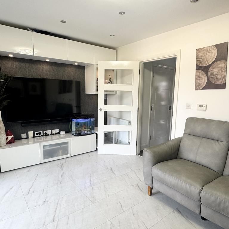 2 bedroom house to rent - Photo 1