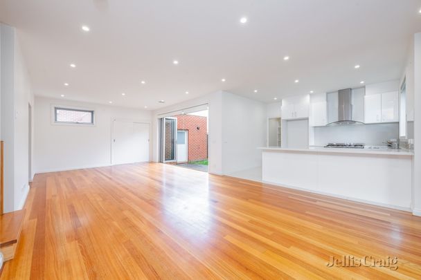 1/4 Moorea Court, Mount Waverley - Photo 1