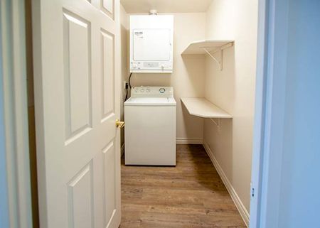 Fallowfield Towers IV - Photo 2