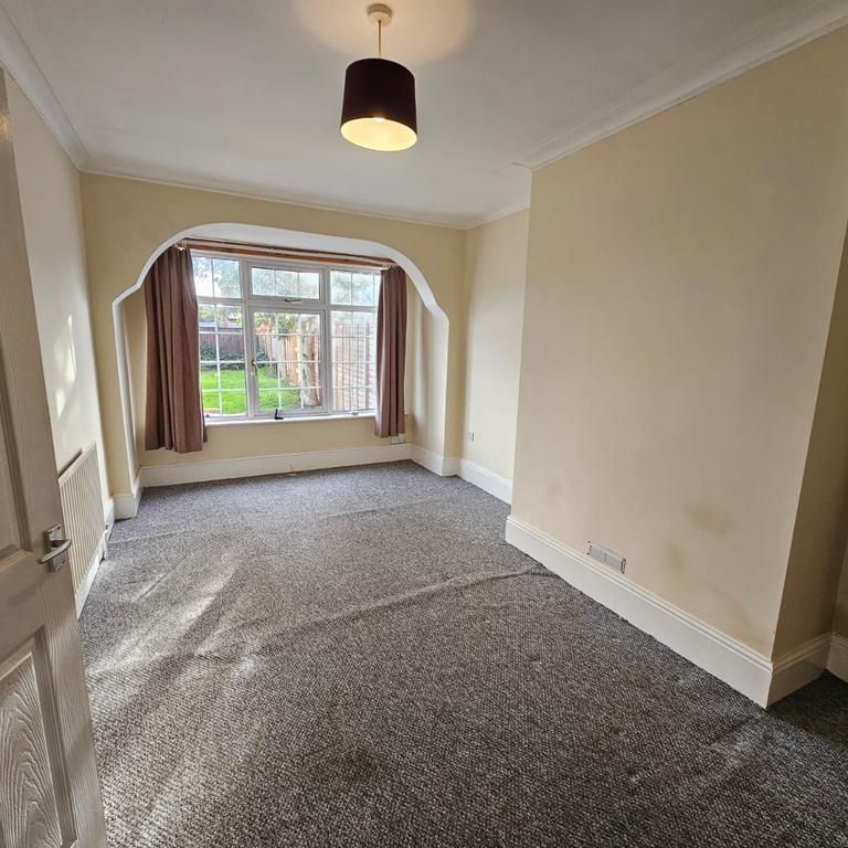 3 bedroom semi-detached house to rent - Photo 1