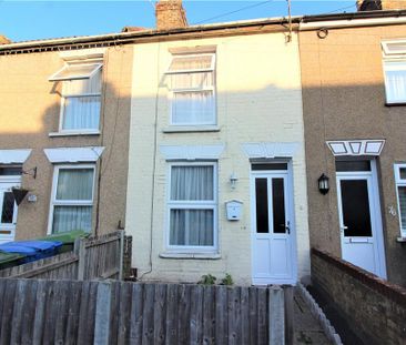 3 bedroom terraced house to rent - Photo 3