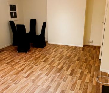 2 Beds 1 Bath - Photo 5