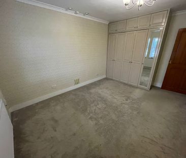 Chobham Road, Knaphill, Woking, Surrey, GU21 2SU - Photo 5