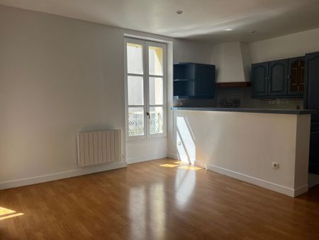 Location Appartement 2 pièces 47m² LAGNY SUR MARNE 77400 - Photo 2
