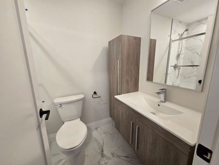 For Lease - 241 Front Street Unit# 206, Belleville, Ontario - Photo 4