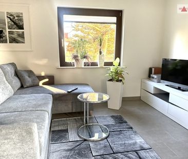 Erstbezug nach Ausbau: Stilvolle, möblierte Doppelhaushälfte mit Ka... - Photo 2