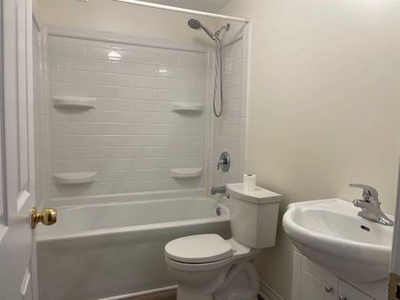 For Lease - 41 Graham Street Unit# Lower, Springwater, Ontario - Photo 4