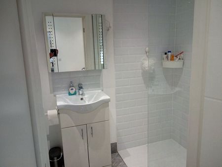 1 Bed Flat, Reading, RG4 - Photo 4