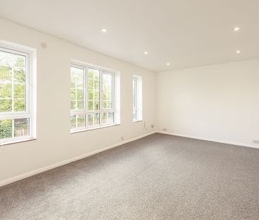 Available unfurnished from 14/11/2025 - Photo 1