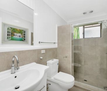 Four bedroom home with amazing views. Includes water, electricity &... - Photo 5