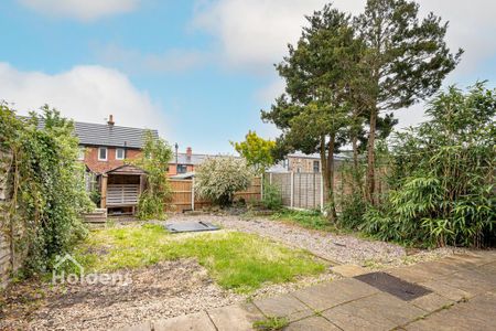 3 bedroom terraced house to rent - Photo 4