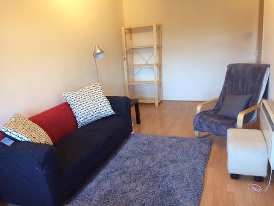 1 bedroom flat to rent - Photo 1