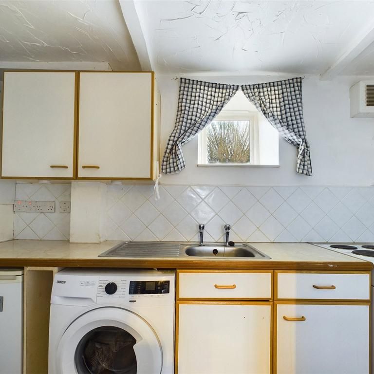 1 bedroom semi-detached house to rent - Photo 1