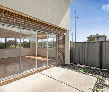 1/52 Gallantry Avenue, Craigieburn, Vic 3064 - Photo 4